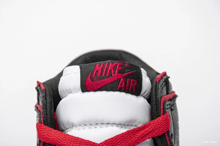 Retro Jordan  1 Bloodline High 555088-062 0501